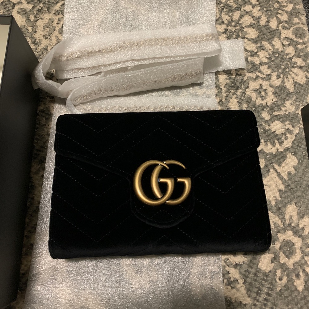 Gucci Marmont Velvet Wallet Chain